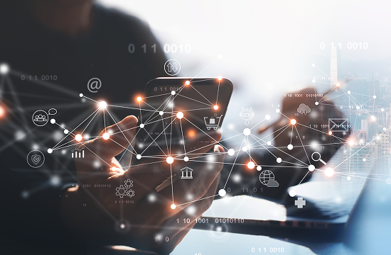 Eksperci wykonują audyt platformy B2B