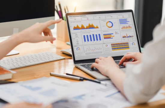 handlowcy analizują wdrożenie platformy B2B