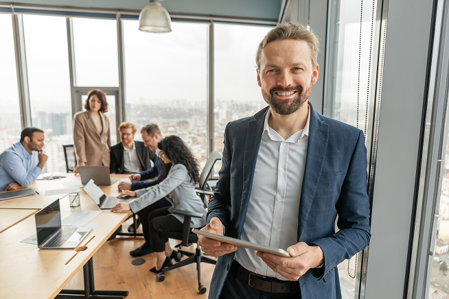 handlowcy analizują wdrożenie platformy B2B handlowcy analizują wdrożenie platformy B2B